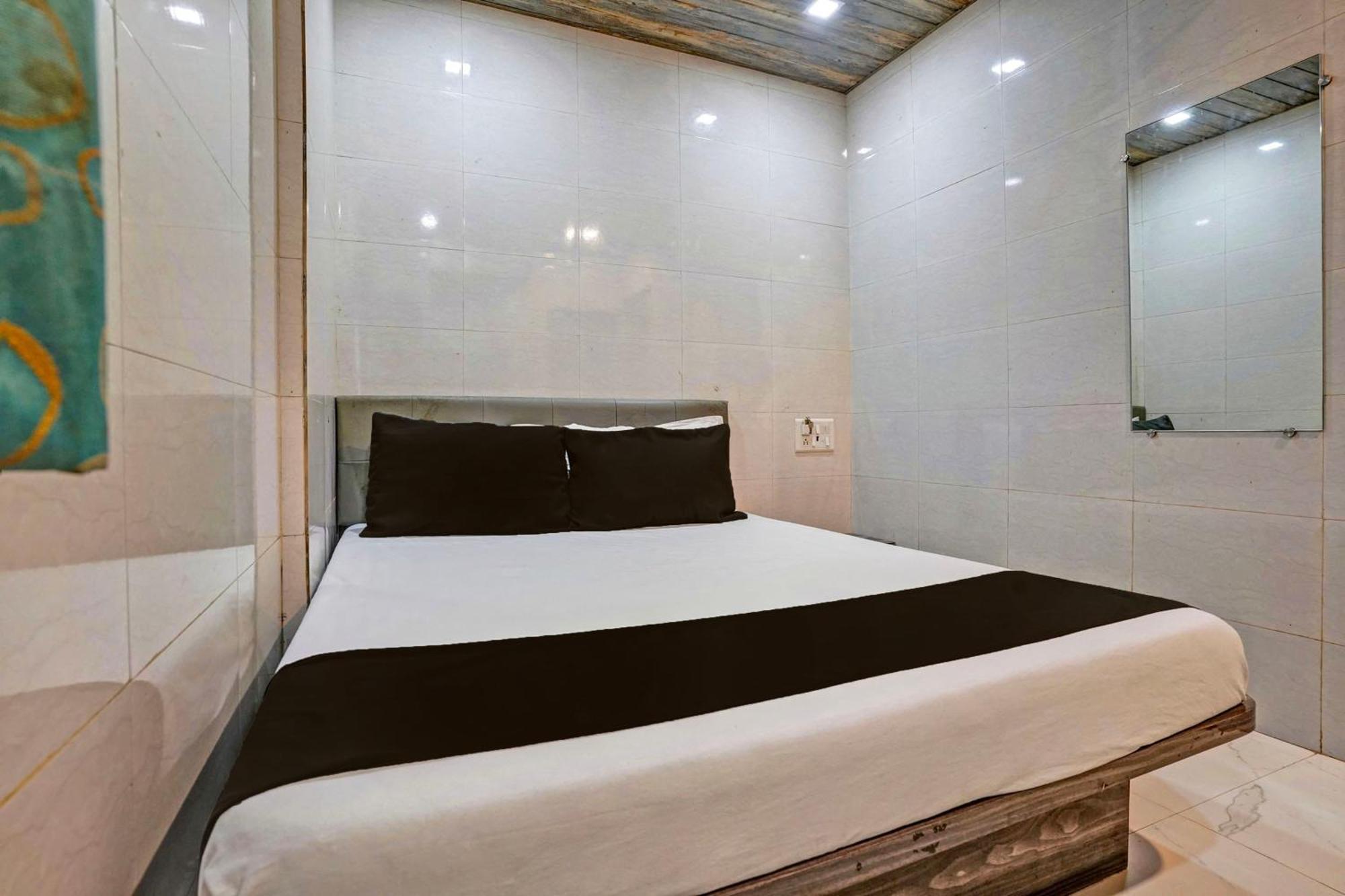 Hotel O Taj Lodging And Boarding, Mumbai